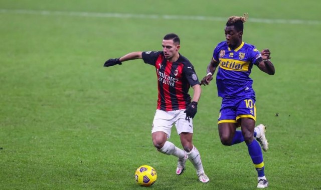 会被买断吗？记者：本纳塞尔的买断条款金额为1000万欧